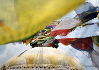 Chörten et drapeaux de prière – Népal