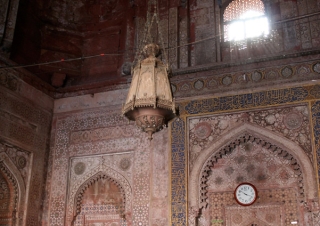 Se recueillir, Fort rouge d’Āgrā – Inde