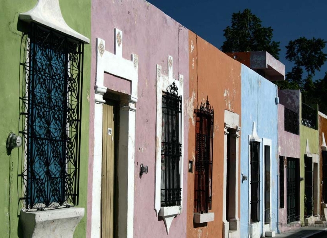 Façade colorée, Campeche – Mexique