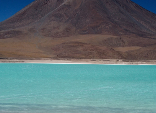 Volcan Licancabur et Laguna azul – Bolivie