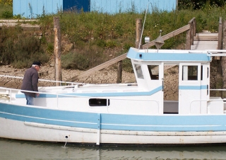 Bateau et cabane assorti – France